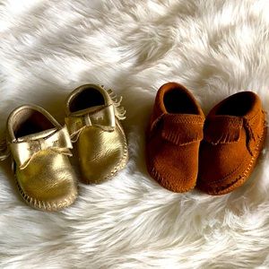 Preloved Minnetonka Moccasins Set of 2